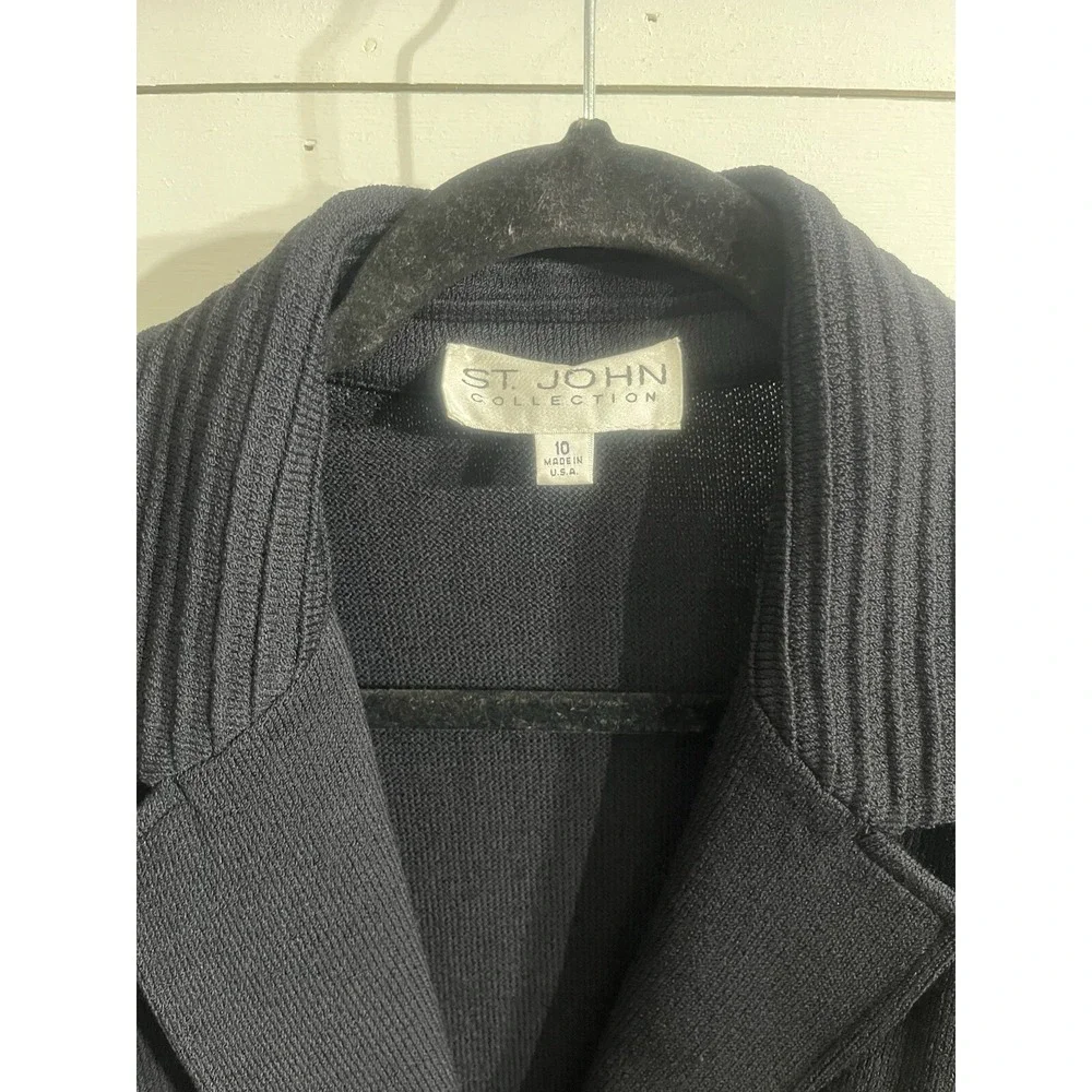St. John Women's Coat Size 10 Black Sweater Knit Front Button Jacket‎